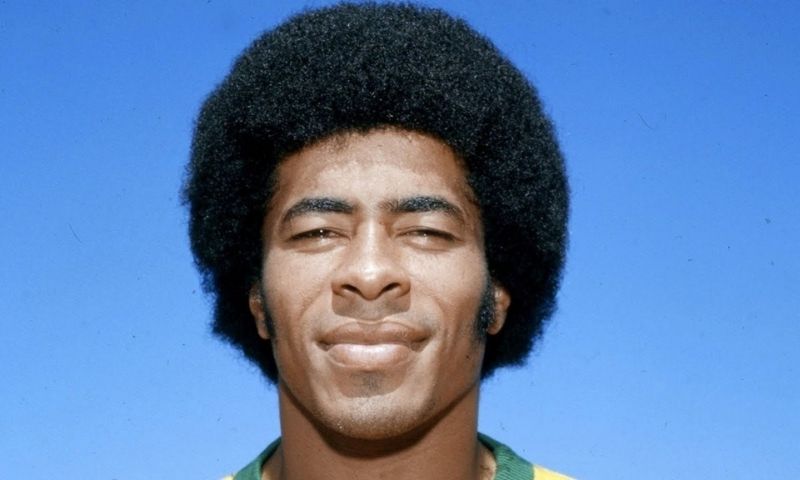 Lối chơi kinh điển của Jairzinho