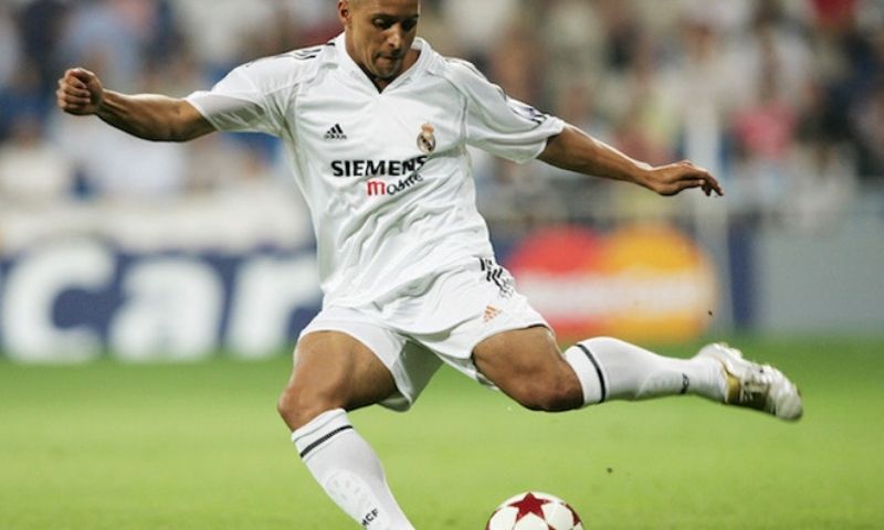 Cầu thủ Roberto Carlos là ai? 